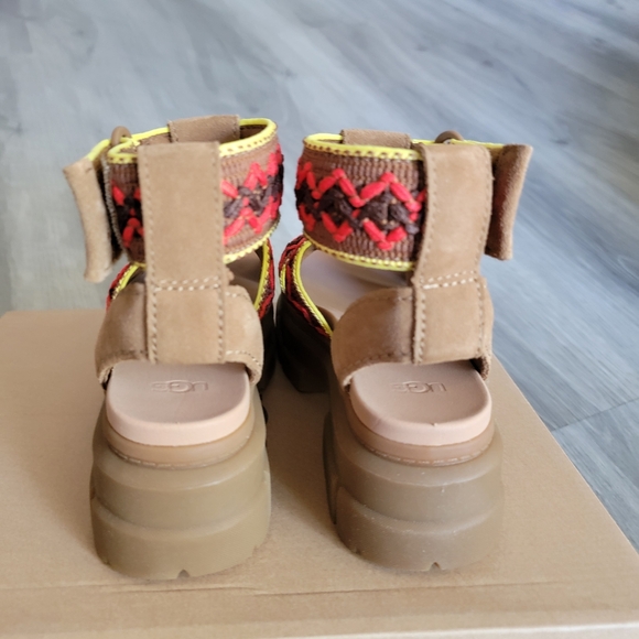 UGG Ashton Heritage Braid Sandal - Picture 6 of 10